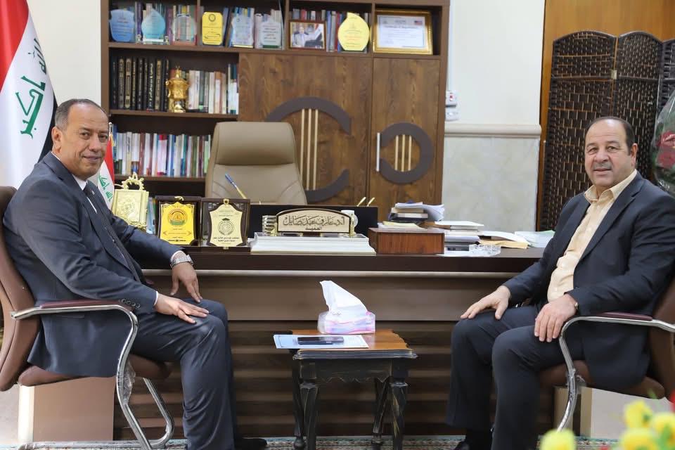  رئيس جامعة الأنبار يتفقد سير الامتحانات النهائية في كلية الآداب 